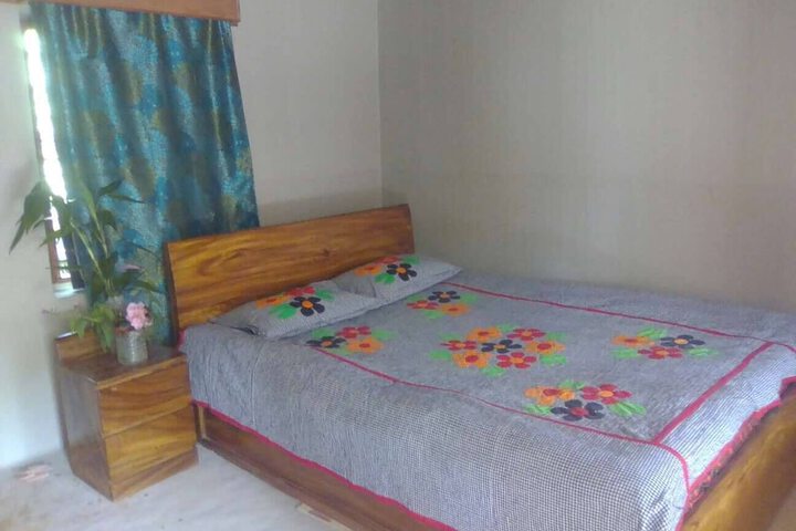 Room 3 of 8