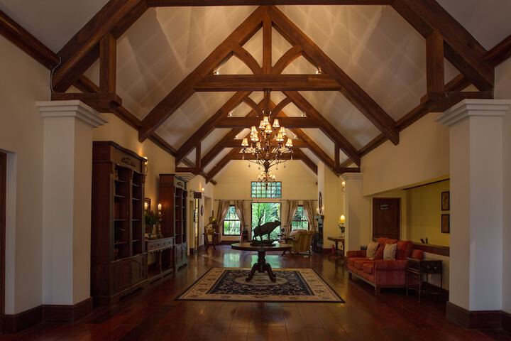 Entrance & Lobby