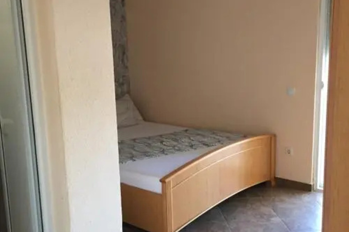 Room 2 of 20