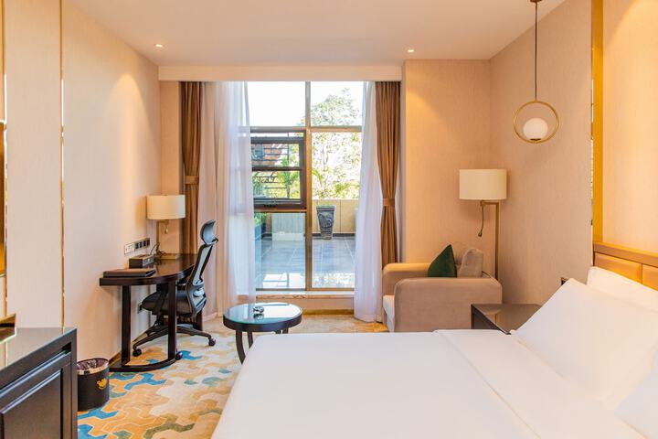 Room 6 of 45