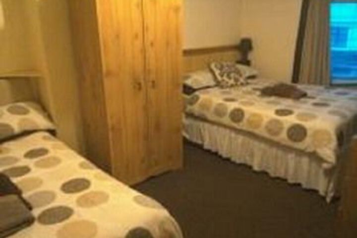 Room 12 of 20