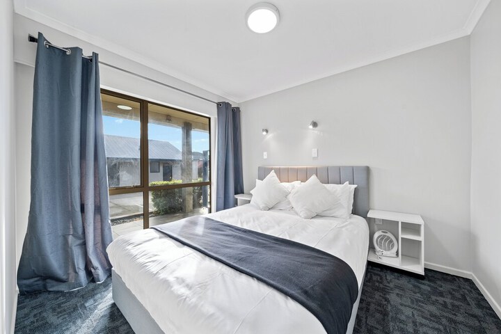 Room 3 of 37