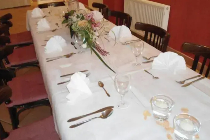 Dining 11 of 12