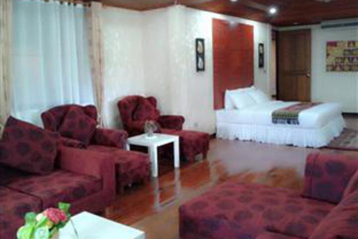 Room 1 of 5