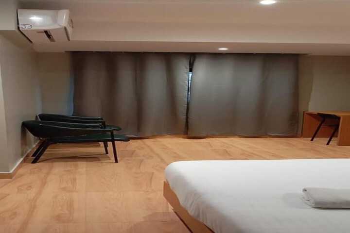 Room 25 of 88