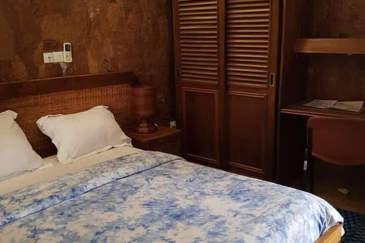 Room 18 of 24