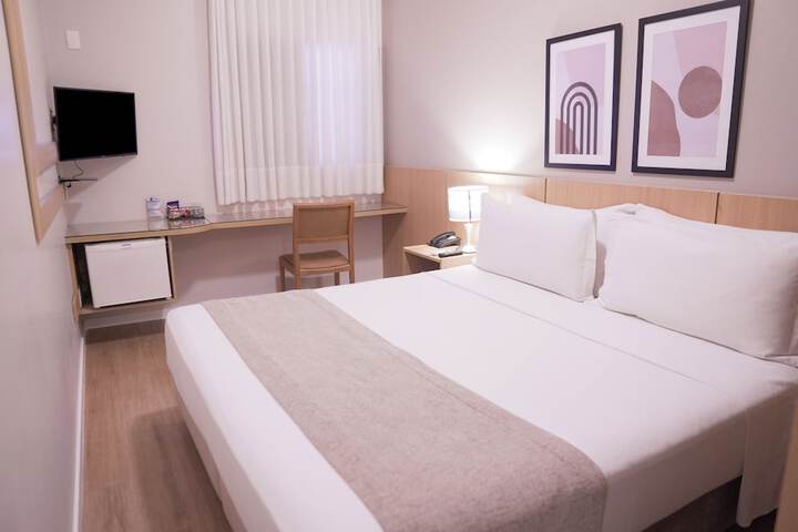 Room 25 of 84