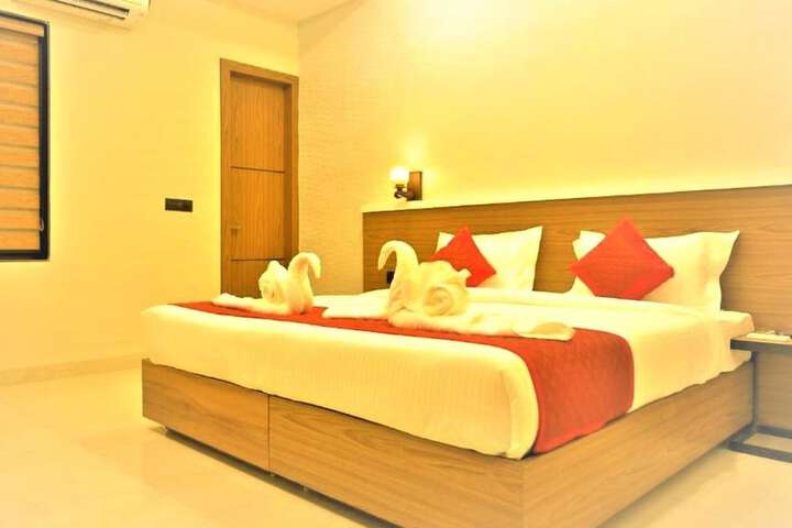 Room 2 of 7