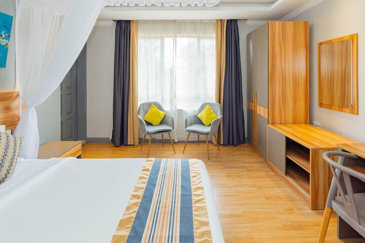 Room 9 of 16