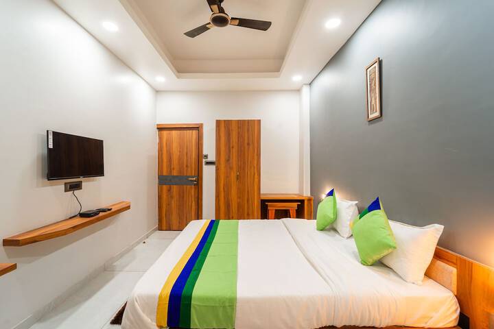 Room 10 of 51
