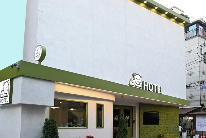 Hotel 100 of 113