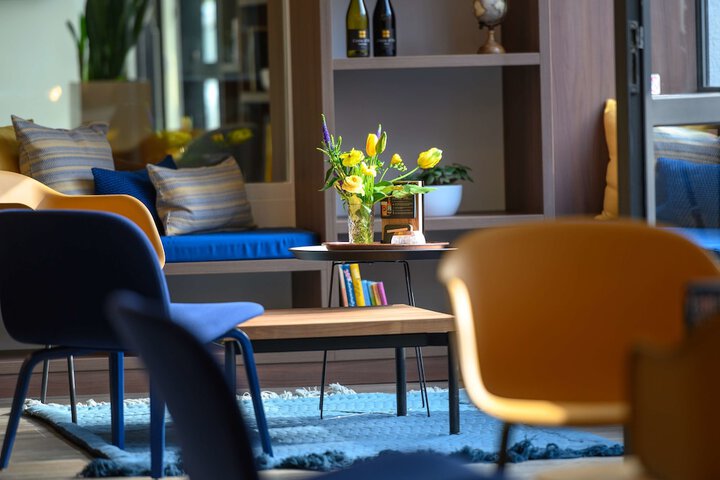 Lounge 51 of 71