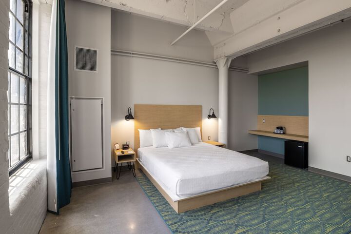 1 King Bed with Sofa Bed (4 of 11)