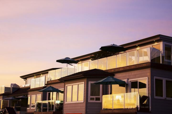 Exterior of Pier View Suites