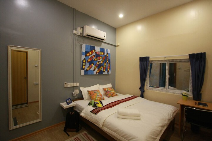 Room 9 of 43