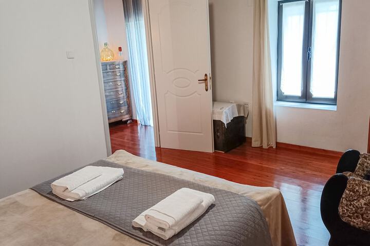 Room 2 of 44