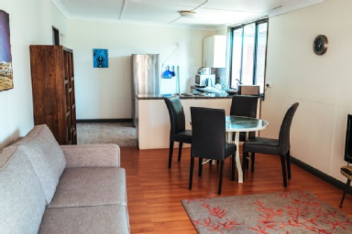 Room 346 of 372