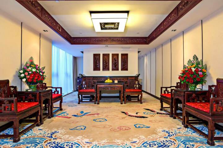 Room 30 of 65