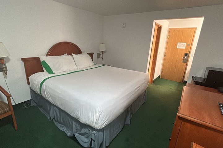 Room 13 of 49