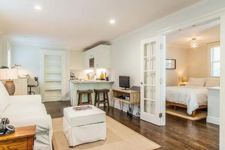 Exterior of Updated and Modern Alameda 1 Bedroom
