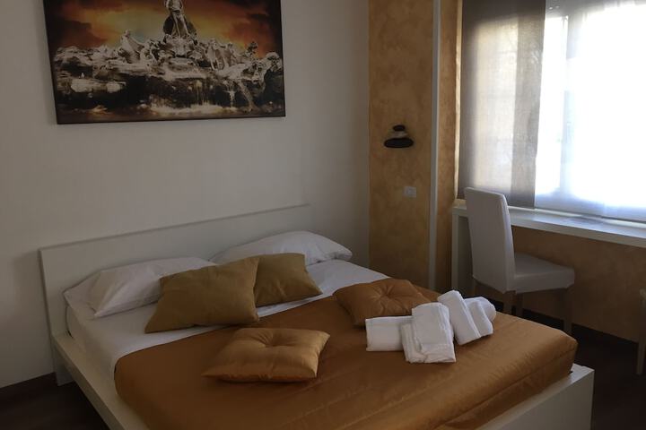 Room 11 of 32
