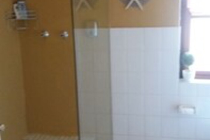 Room 2 of 18