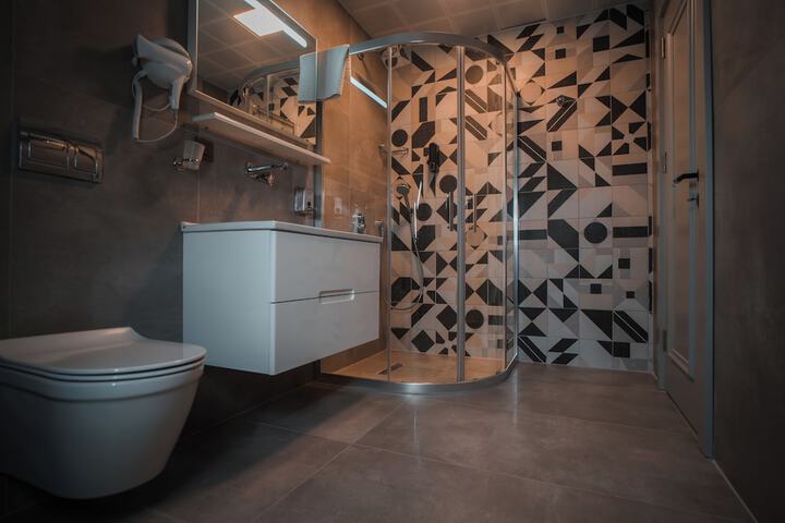 Room 45 of 76