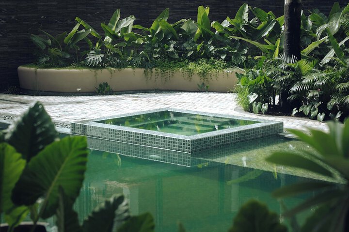 Pool 51 of 94