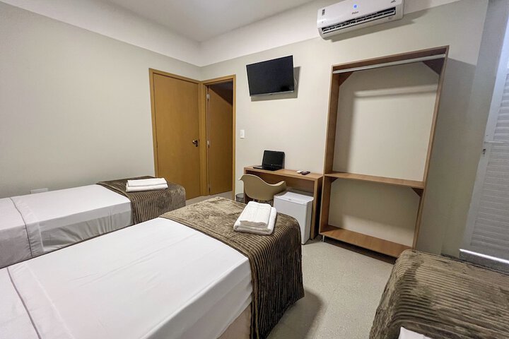 Room 15 of 33