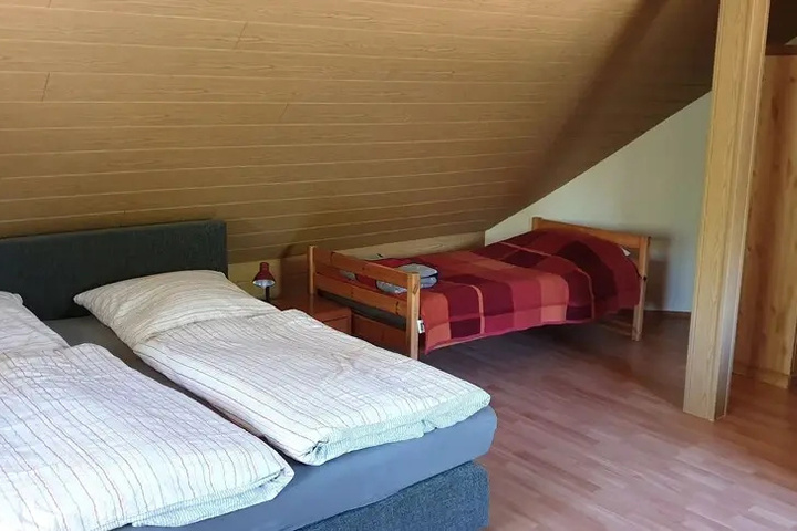 Room 6 of 14
