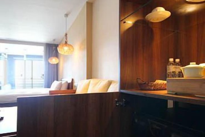 Room 14 of 100