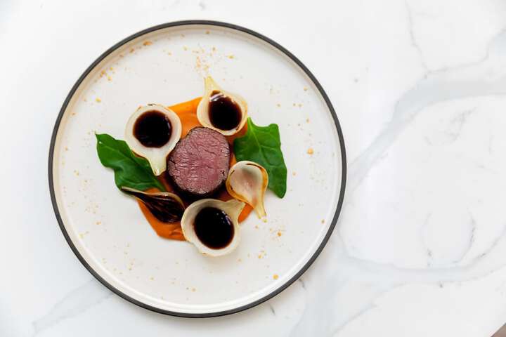 Dining 32 of 48