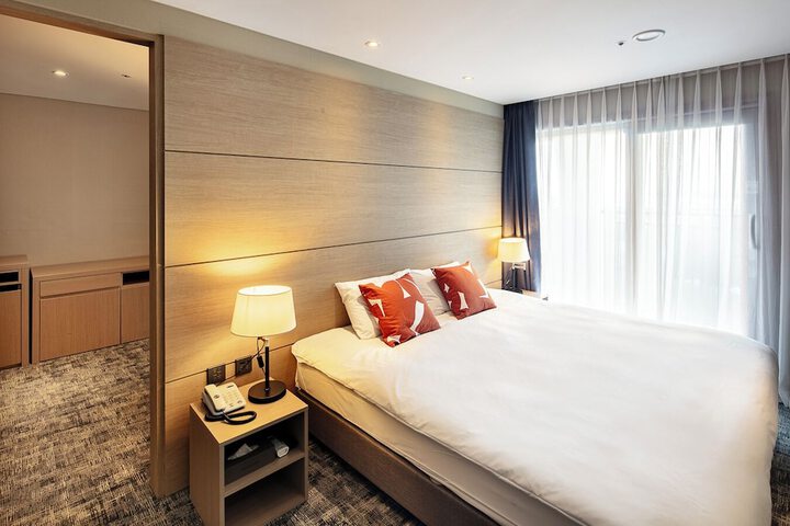 Room 21 of 122