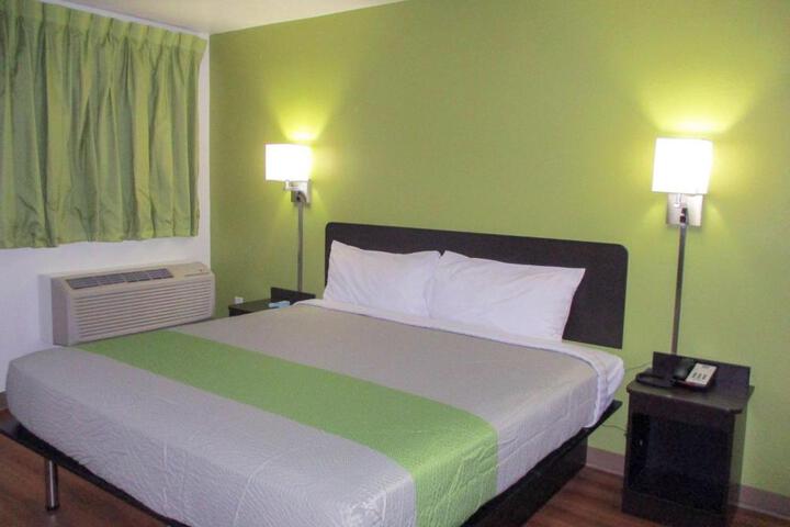 Double Deluxe Queen Bed (5 of 11)