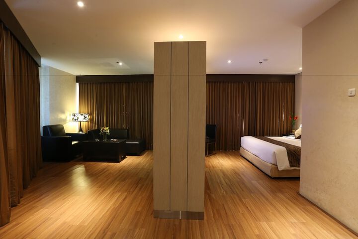 Room 18 of 68