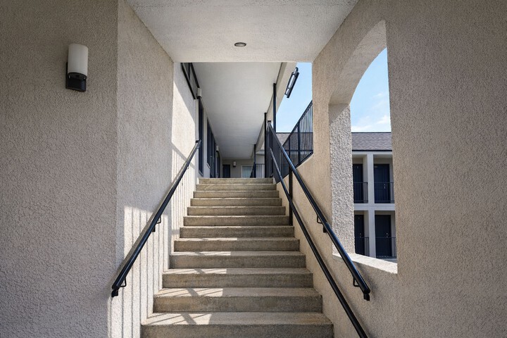 Handrails in stairways