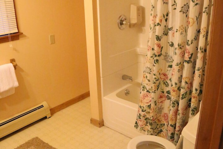 Room 118 of 165