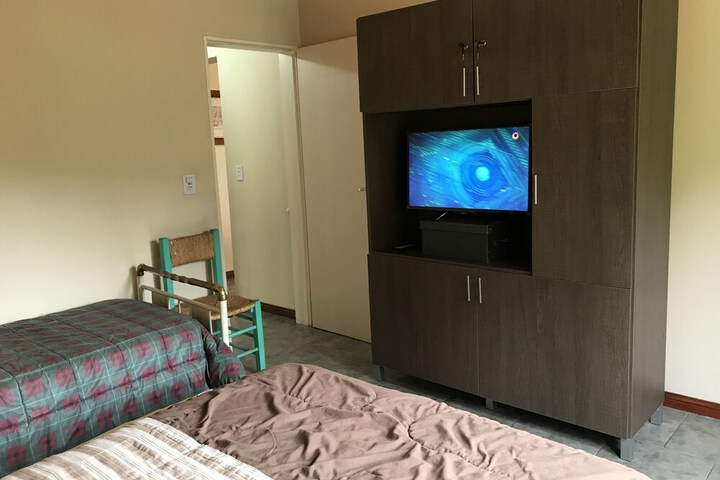 Room 3 of 33