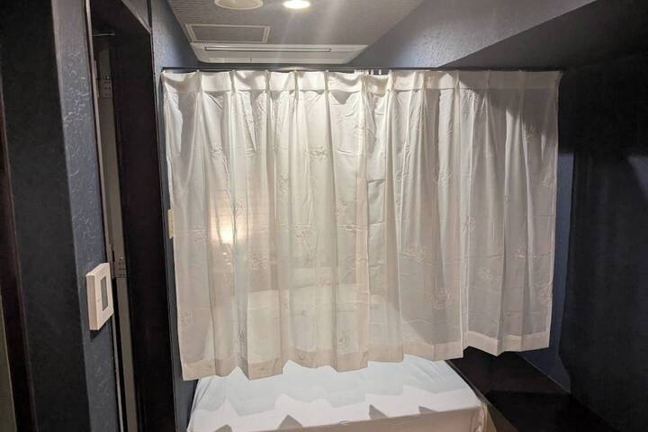 Room 11 of 22