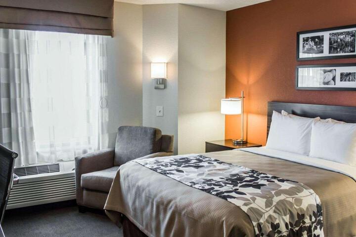 Queen Bed Accessible (5 of 12)
