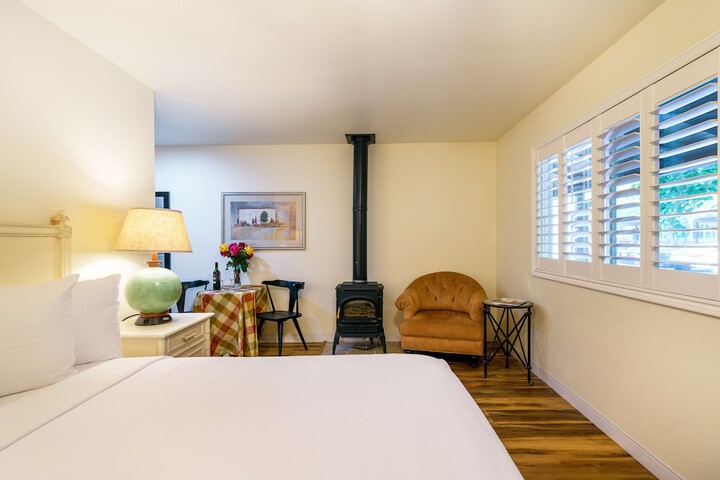 Room 12 of 106