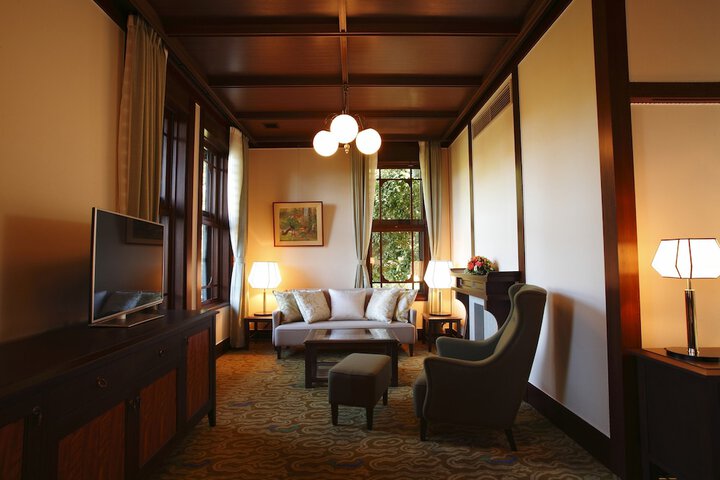 Room 32 of 120