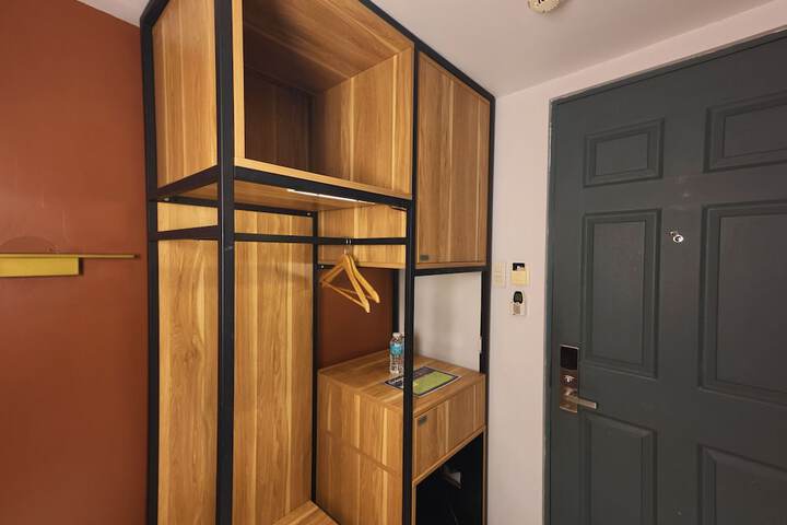 Room 10 of 69