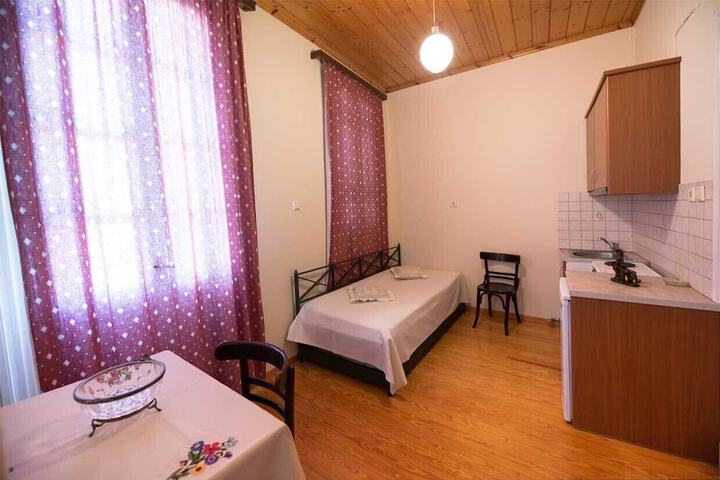 Room 3 of 42