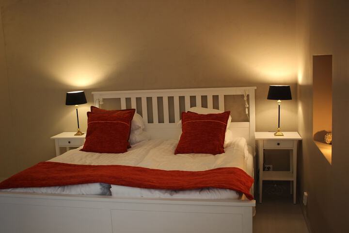 Room 4 of 52
