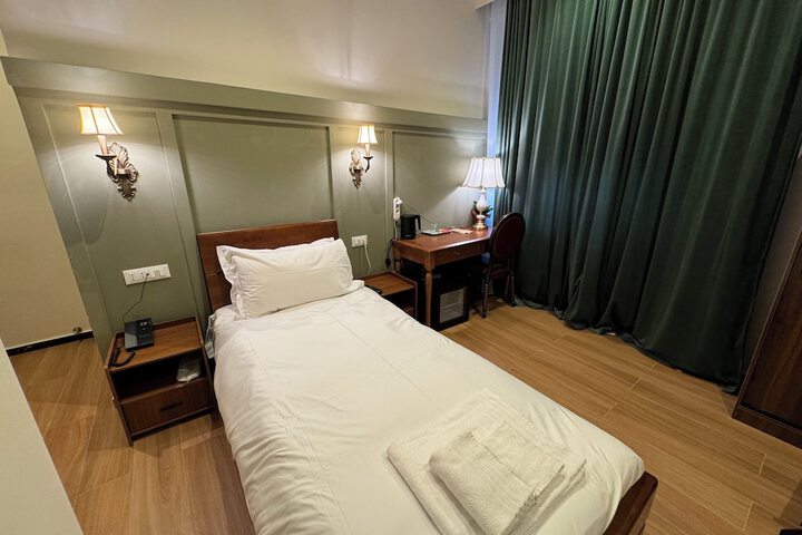 Room 55 of 96