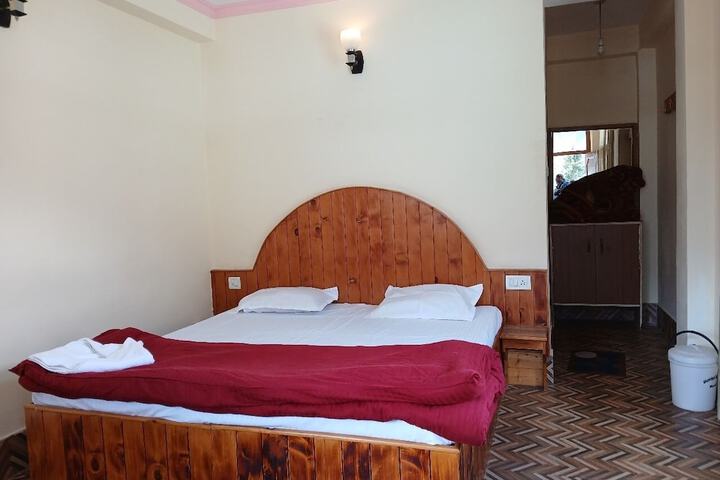 Room 3 of 5