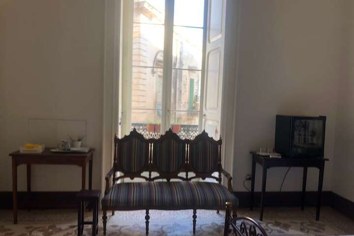 Room 25 of 59