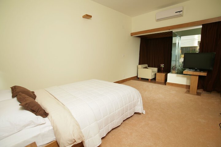 Room 12 of 35