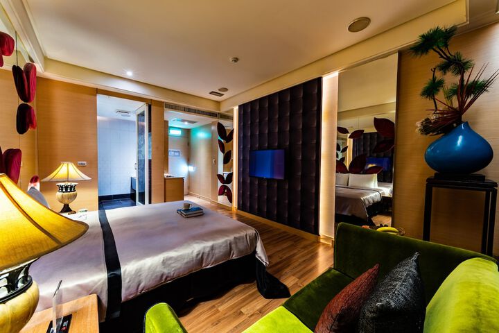 Room 7 of 23